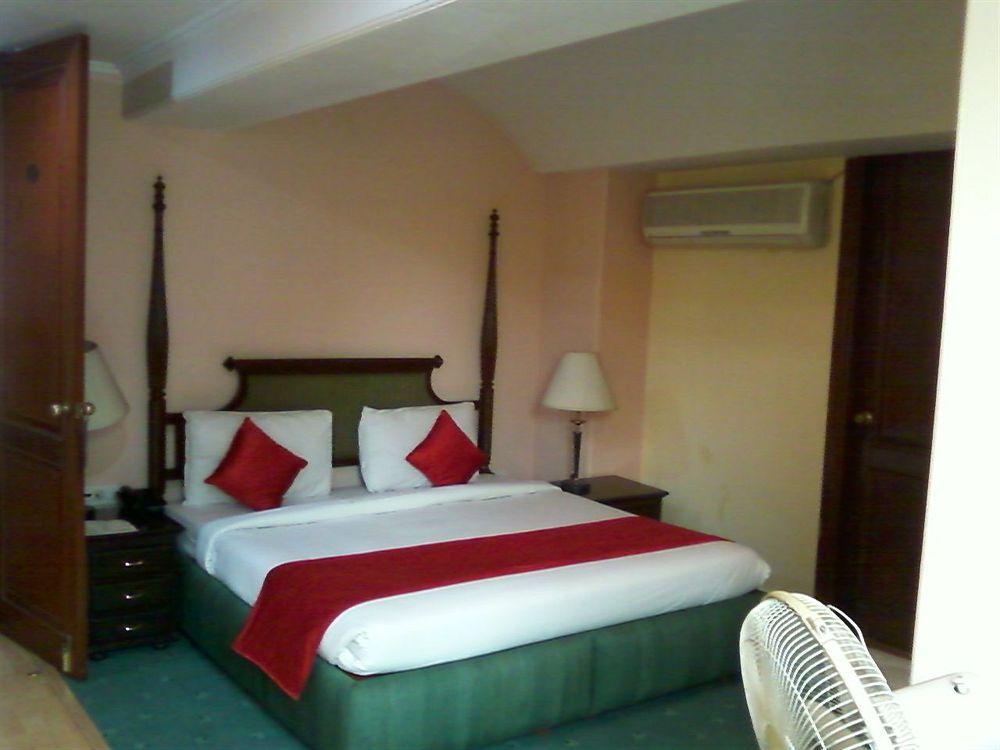 Treebo Corporate Park Otel Yeni Delhi Dış mekan fotoğraf