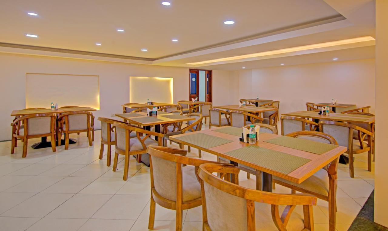 Treebo Corporate Park Otel Yeni Delhi Dış mekan fotoğraf