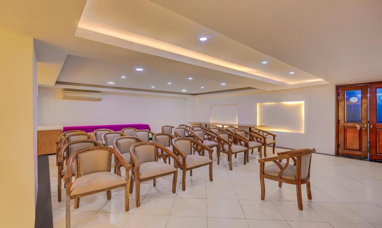 Treebo Corporate Park Otel Yeni Delhi Dış mekan fotoğraf