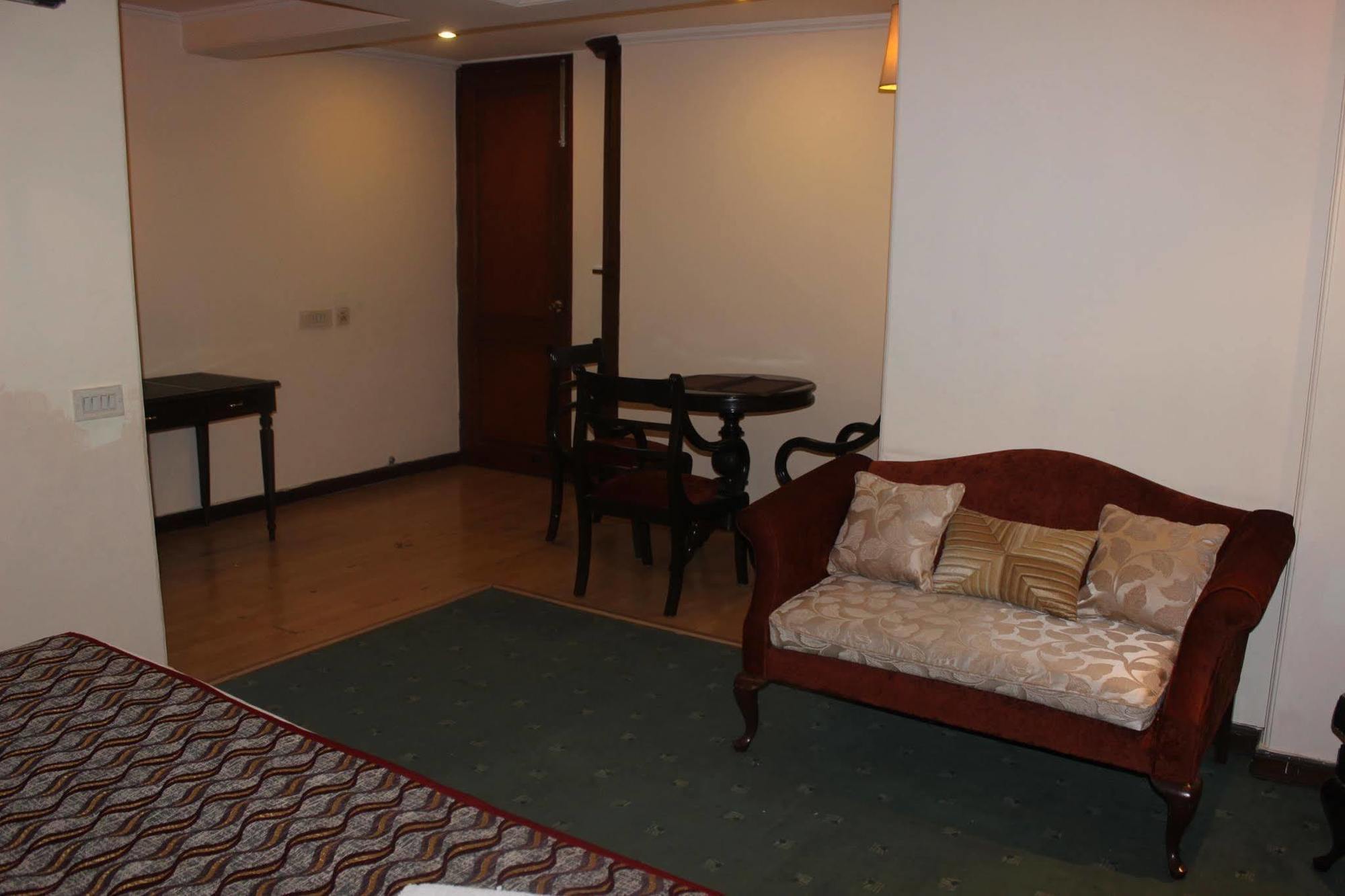 Treebo Corporate Park Otel Yeni Delhi Dış mekan fotoğraf